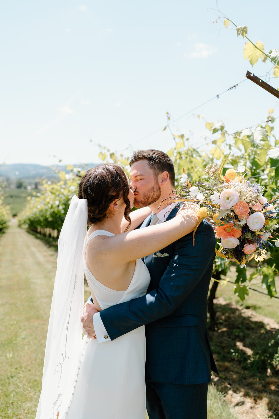 Scholls Valley Lodge Vineyard Wedding