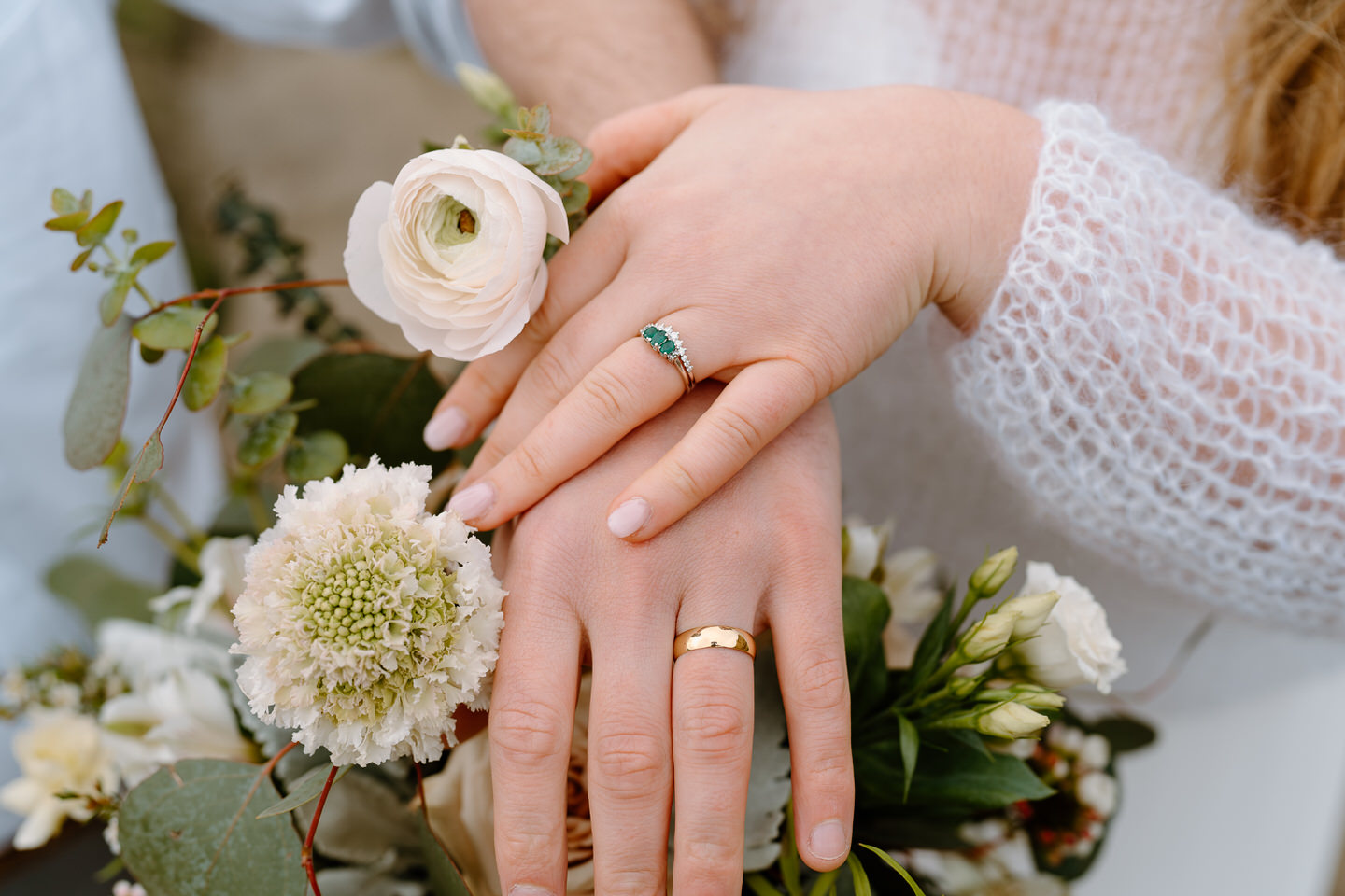bride and groom rings at oregon coast elopement