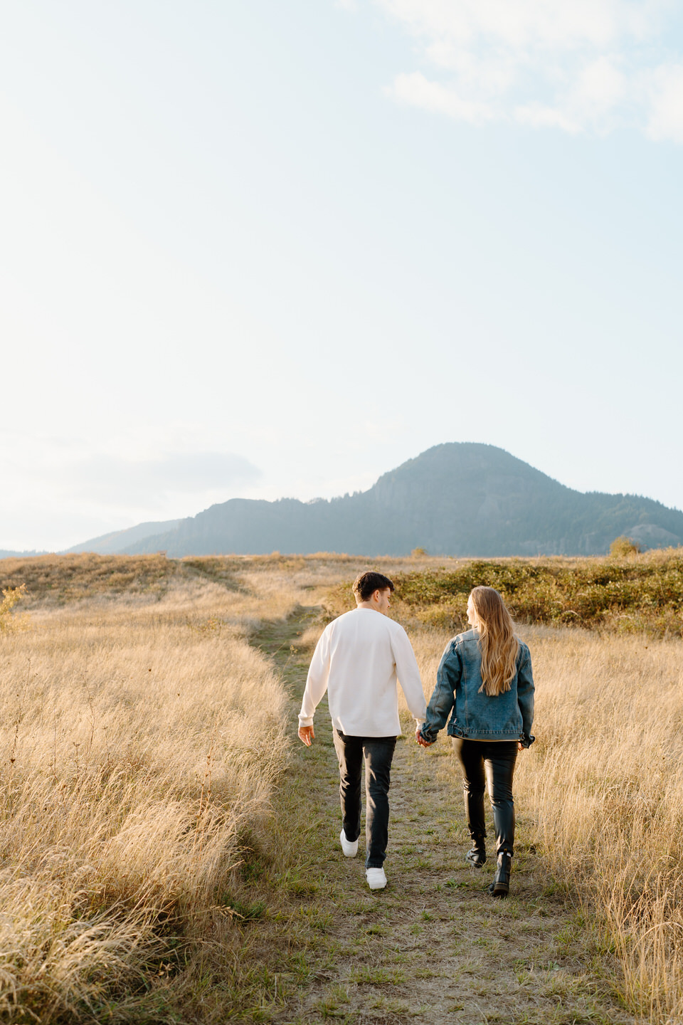 Fall engagement session in Oregon