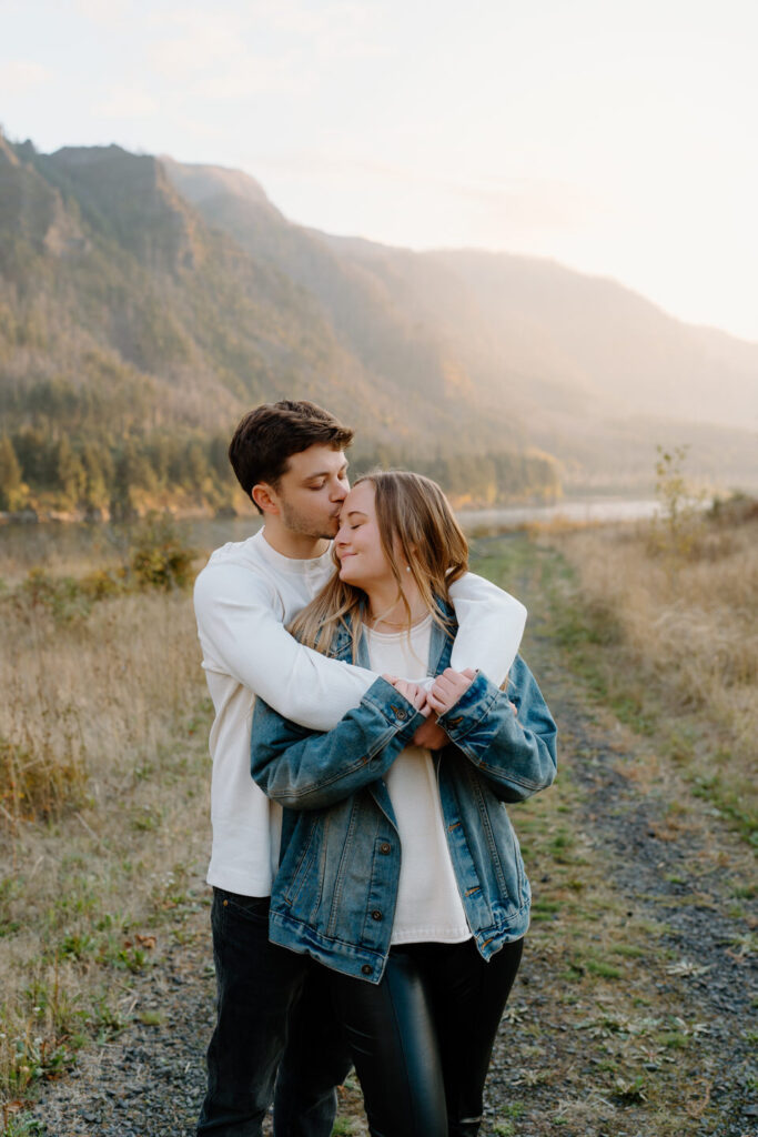 Fall couples session in the Columbia Gorge