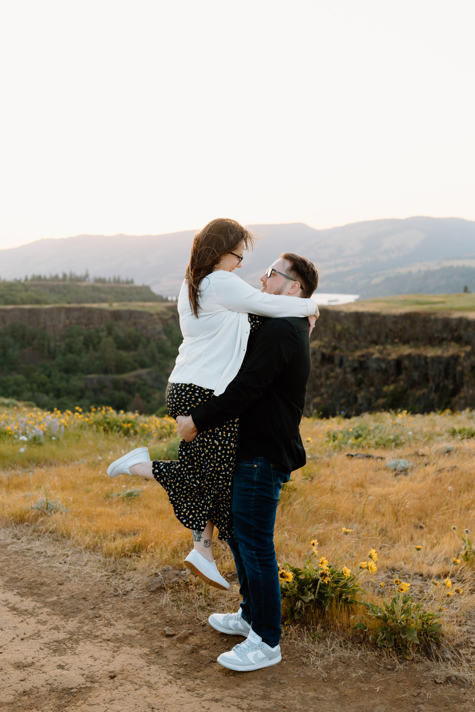 engagement session in the columbia gorge wildflowers