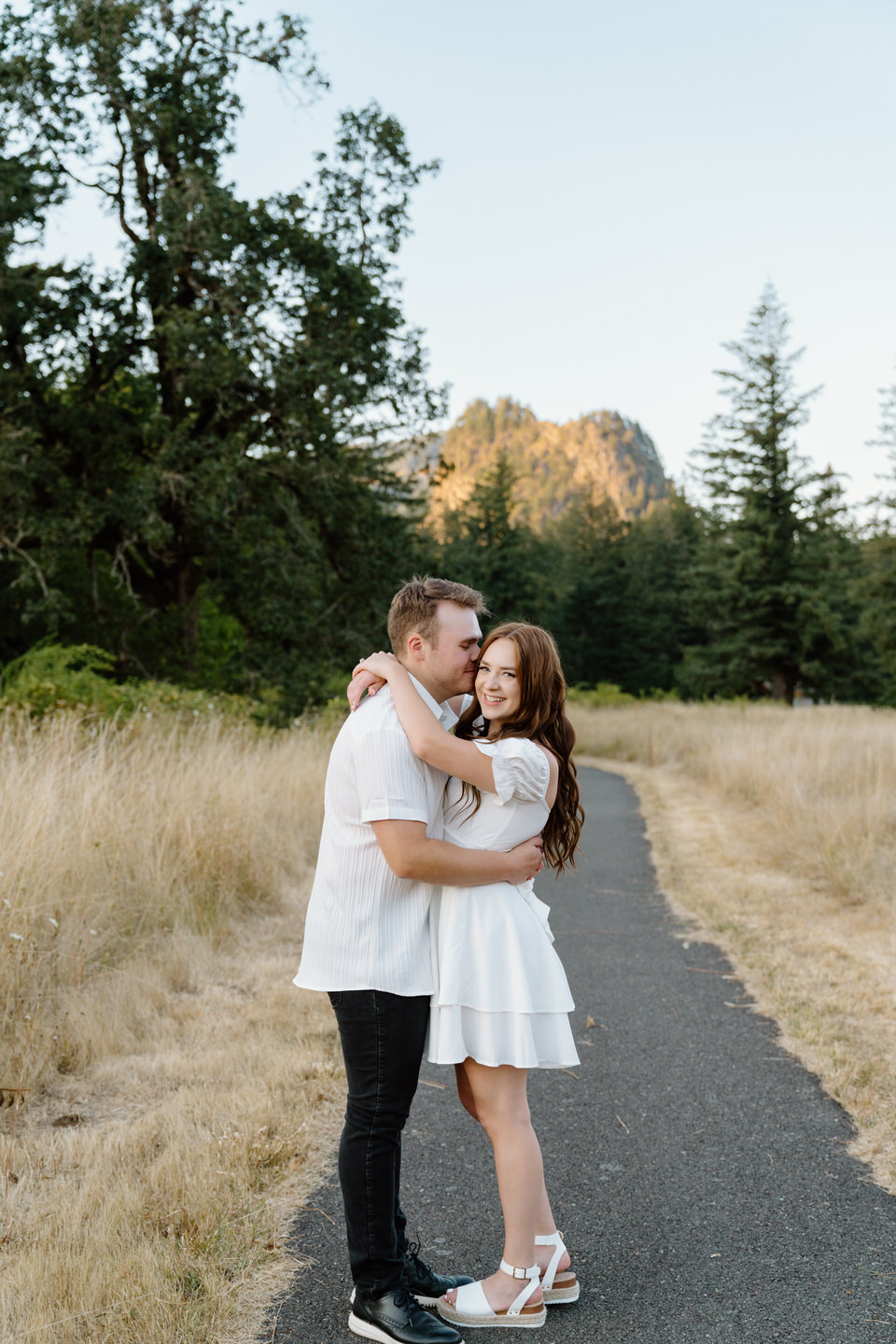 Oregon engagement photo ideas in the Columbia Gorge.