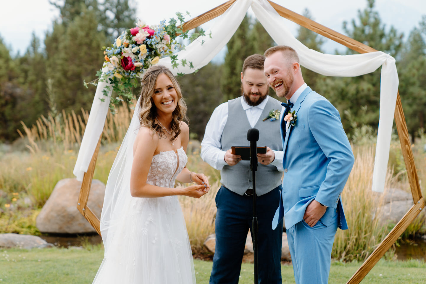 Wedding ceremony at Aspen Lakes Golf Course in Sisters, Oregon