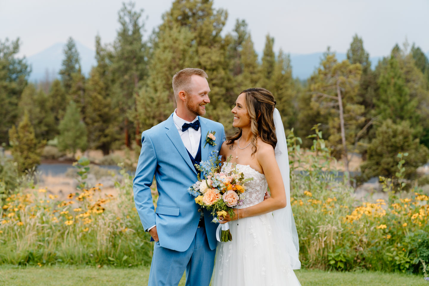 Aspen Lakes Golf Course wedding in Central Oregon.