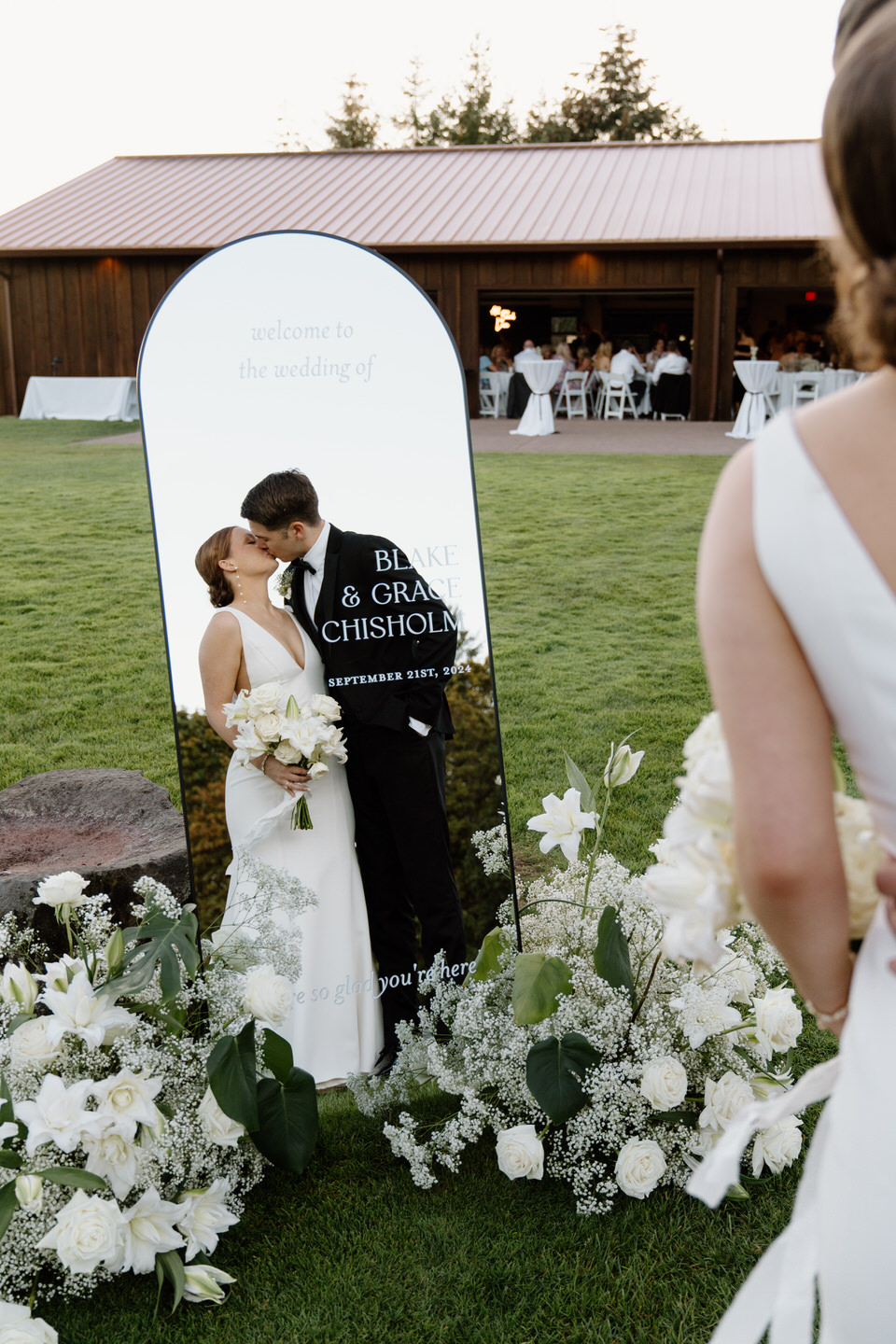 Wedding welcome sign mirror pose